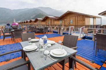 ホテル Le Roi Floating Huts & Eco Rooms Tehri