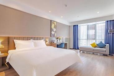 Отель 7days Premium Dongguan Fenggang Yongsheng Street Branch