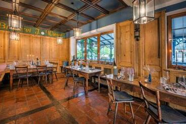 ホテル Schmiedhubers