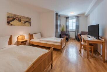 ホテル Wirt Z´ Engelsberg