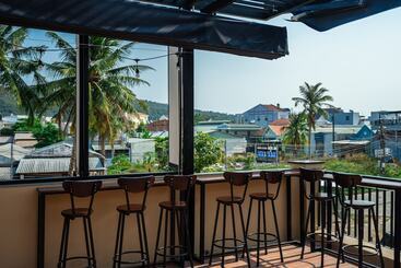 پانسیون The Yard Phu Quoc