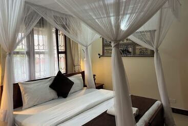 Sunset Hotel Entebbe