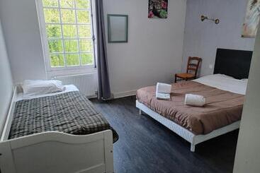 ベッドアンドブレックファースト L Auberge De La Forêt