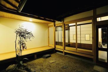 پانسیون 北房まちの駅 ゲストハウス