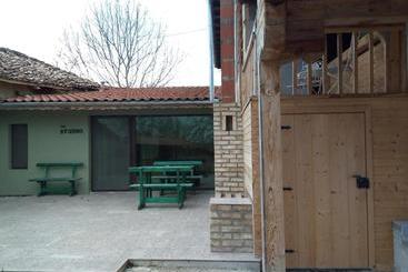 بنسيون Studio Apartment In Palamartsa