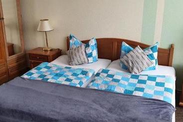 הוסטל Landgasthof Graf Karstädt