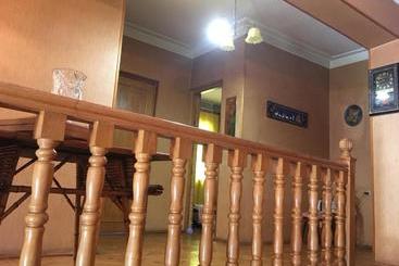 تختخواب و صبحانه Guest House Raisa