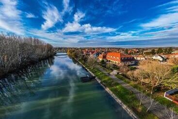 Bed and Breakfast Regia Panzió