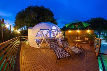 Glamping Girardot & Hotel Puerta Del Sol Girardot
