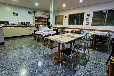 فندق Golden View