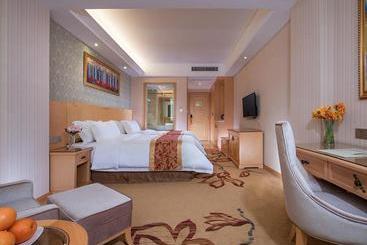 Vienna Hotel Shenzhen Fuyong Village