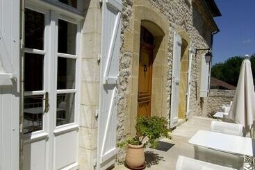 Hostellerie Clau Del Loup   Logis Hotels