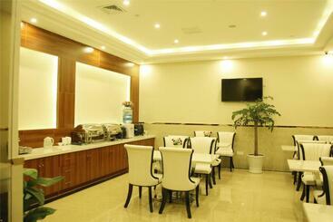 ホテル Greentree Inn Fuyang Linquan County Yiwu Trade City Express