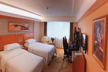 Vienna Hotel Zhongshan Central Coach Station
