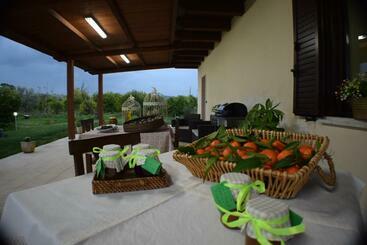 בית מלון כפרי Artemis