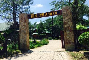 هتل Del Milagro Cabañas & Posada