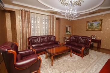 هتل Khujand Deluxe