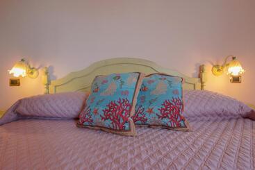 فندق Solanas
