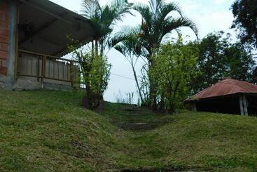 ペンション Casa Campo Alojamiento Campestre Para Descanso En Calarcá Quindío