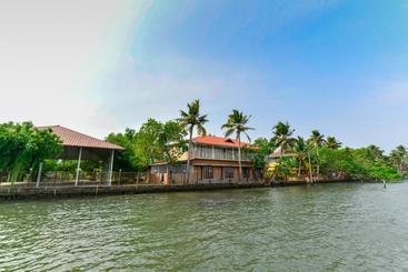 リゾートホテル Grand Ayur Island