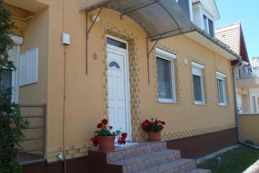 Пансион Makai Apartman