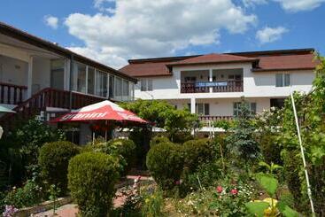 펜션 Vila Costel&mirela