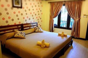 Hotel Andaman House Sha Plus