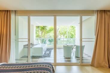 בית מלון כפרי Anyavee Tubkaek Beach Resort