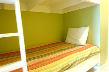 هتل Resortquest Rentals At Crystal Sands East & West