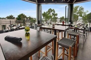 فندق River Inn Of Harbor Town