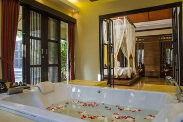استراحتگاه Kirikayan Luxury Pool Villas & Suite