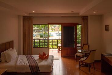 Sailom Resort Bangsaphan