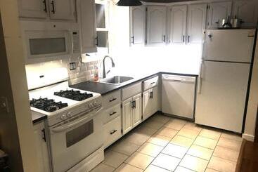 민박 The John Randall House