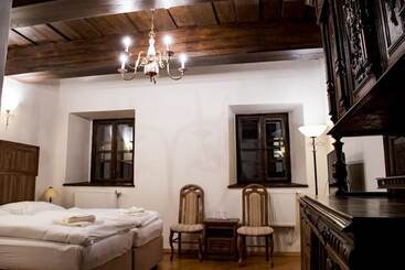 هتل Chateau Goldenstein