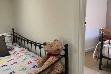 Impeccable Cottage Suitable For 2 Adults & 1 Child