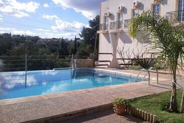 بنسيون Golda Sol