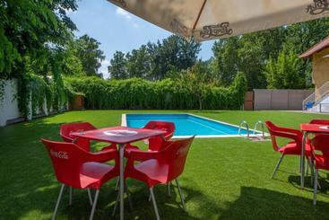 Pensjonat Hullam Rooms Siofok