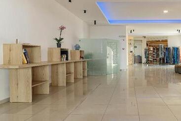 בית מלון כפרי Begeti Bay