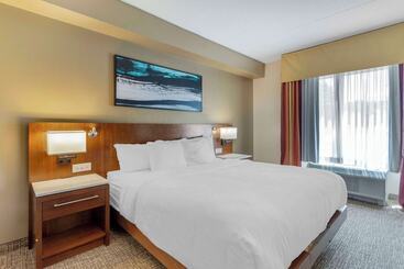 فندق Comfort Suites East