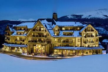 هتل Crystal Peak Lodge By Vail Resorts