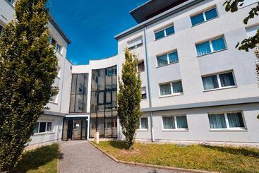 Апарт-отель Zenitude Hôtel Résidences Les Hauts D Annecy