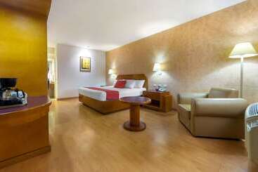 בית מלון כפרי Comfort Inn Monterrey Norte