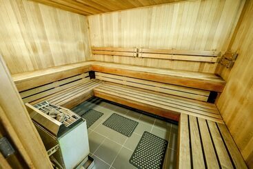 Nomads Queenstown Hostel