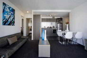 هتل Bianco Off Queen Apartments