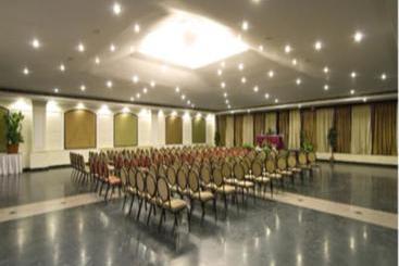 בית מלון כפרי Clarks Inn Pacific Mall