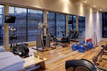 فندق Courtyard By Marriott Paris Saint Denis