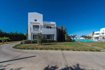 Diamond Deluxe Hotel   Adults Only