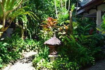 Отель Flamboyan