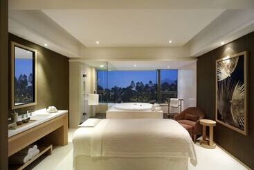 هتل Hyatt Regency Hong Kong, Sha Tin