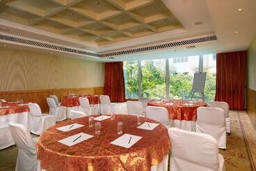 Отель Park Plaza Chennai Omr